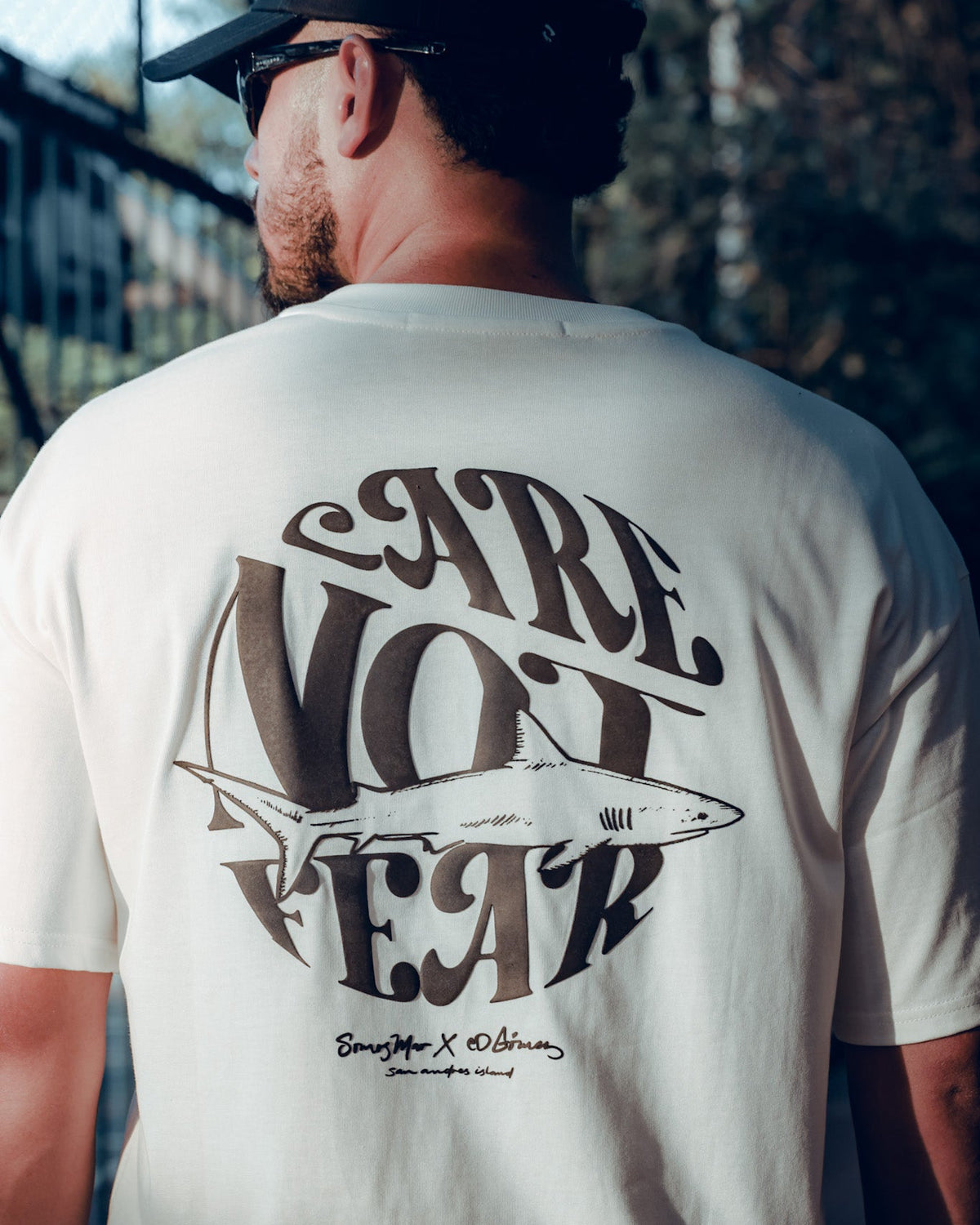 Camiseta Oversize Care Not Fear - Marfil