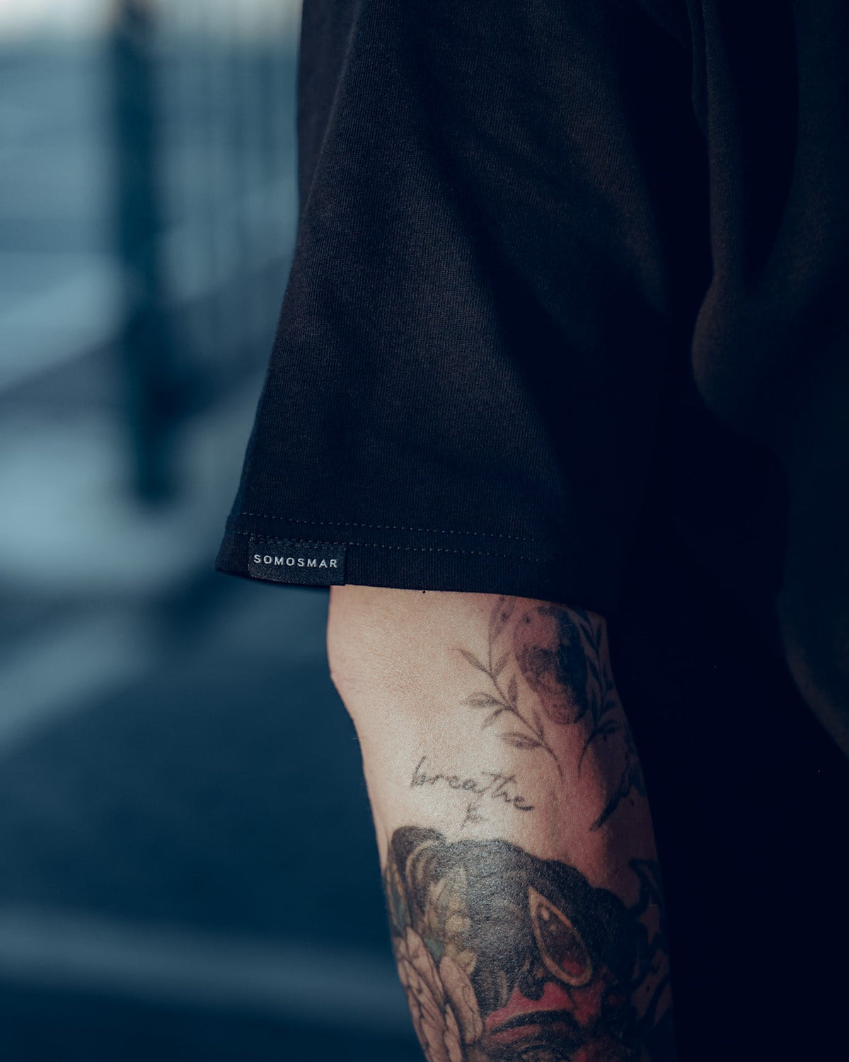 Camiseta Oversize Care Not Fear - Negro