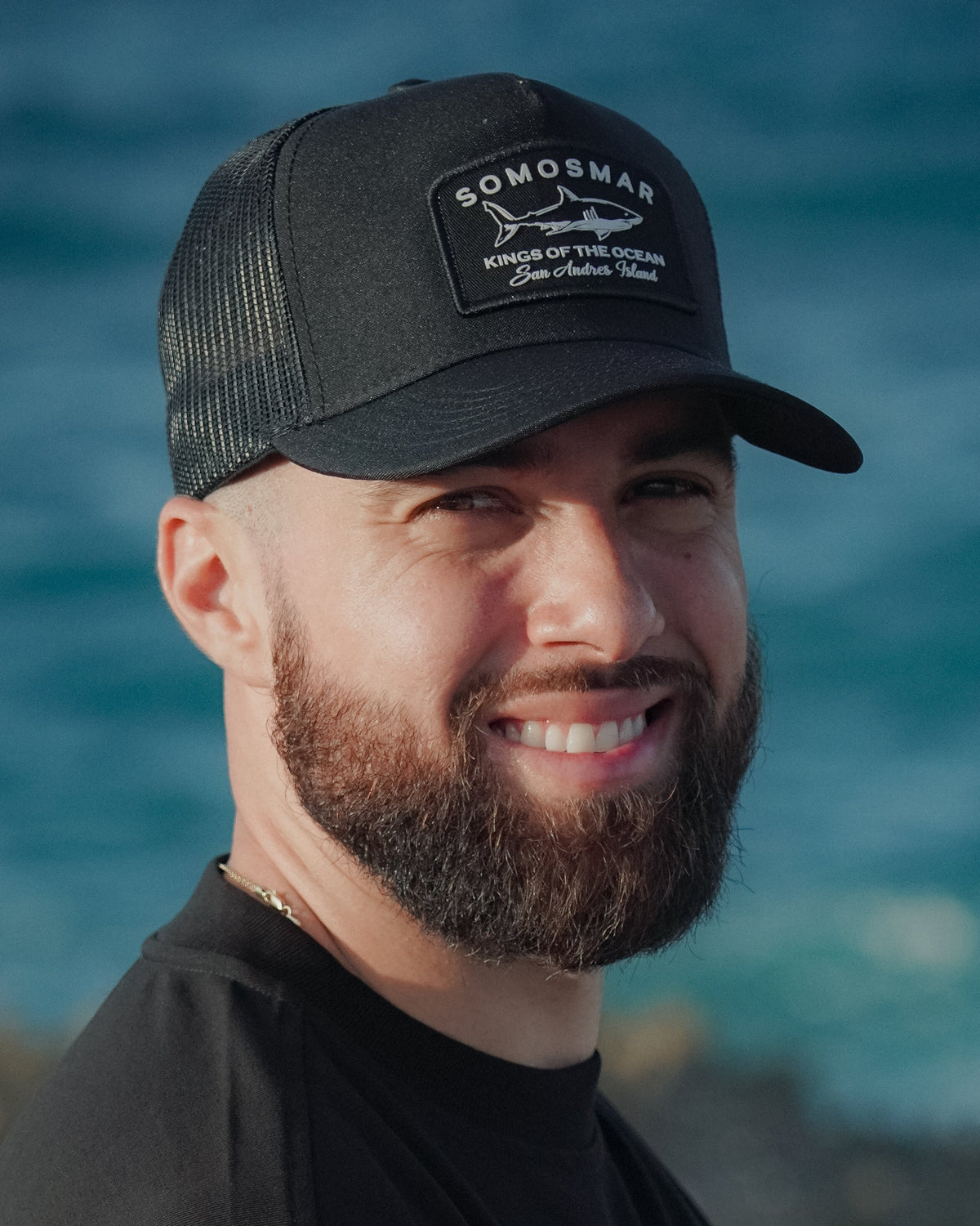 Gorra Trucker Tiburon - Negro